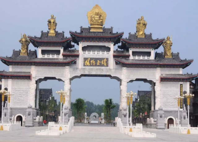 國際玉城，南陽石佛寺大規(guī)模交易市場(圖1)